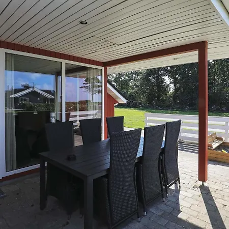 Four-bedroom Holiday In 8 Semesterbostad