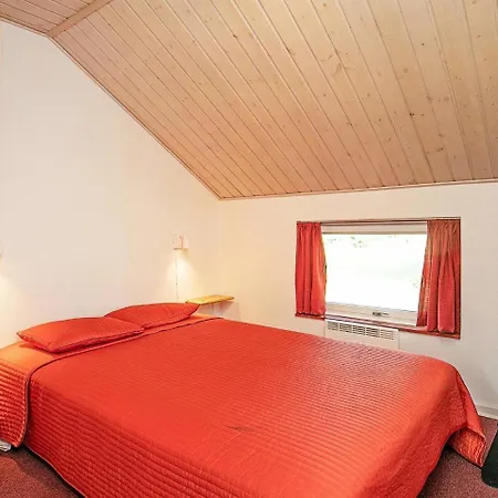 Four-bedroom Holiday In 8 Semesterbostad